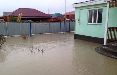 В затопленном Атырау объявлено штормовое предупреждение