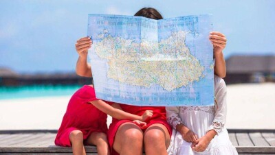 В школе Алматы у родителей, выезжающих с детьми за границу, требовали копии билетов