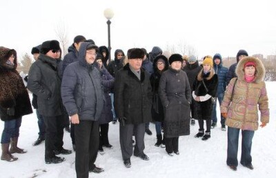 Дольщики долгостроя в Астане, из-за которого обещал уволиться чиновник, устроили митинг 