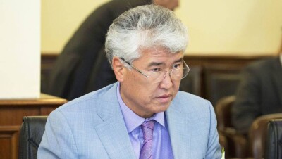 Мухамедиулы сожалеет о создании фильмов "Феникс" и "Сказ о розовом зайце" 