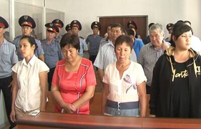Скандалом закончилось оглашение приговора по ограблению филиала "Народного банка"