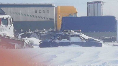 В Актюбинской области около 200 машин попали в затор из-за метели