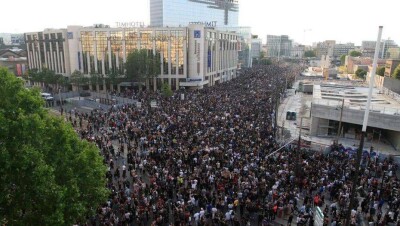 В Париже прошла акция против расизма, митинг перерос в столкновения с полицией