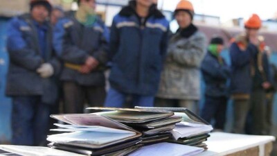 На одном предприятии в Шымкенте задержали 210 нелегалов из Китая и Узбекистана