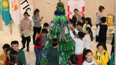 В Казахстане объявили челлендж по отказу от живых ёлок на Новый год 