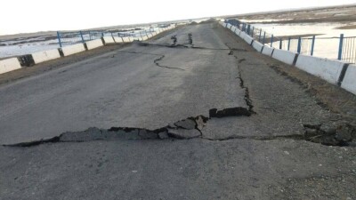В Карагандинской области размытый паводками мост признали аварийным