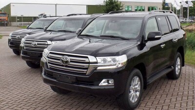 Сагинтаева попросили разобраться с чиновниками, покупающими дорогие авто