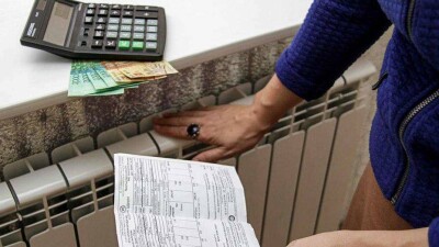 В Алматы мать-героиня прекратила голодовку. Неизвестный погасил её долги по комуслугам