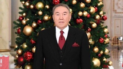 Нурсултан Назарбаев поздравил казахстанцев с Новым 2017 годом