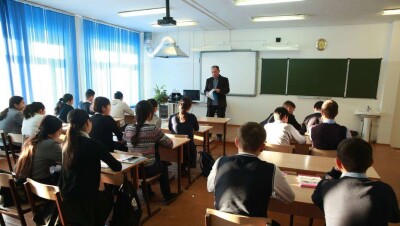 Қазақстан мектептерінде жыныстық тәрбие сағатын енгізу басталды. Жаңалықтарға шолу