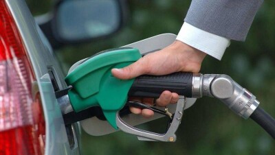 В Карагандинской области автолюбители стоят в километровых очередях за бензином