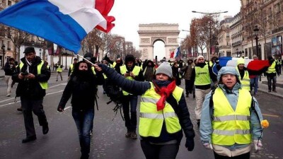 "Жёлтые жилеты" вновь выходят на акции протеста во Франции