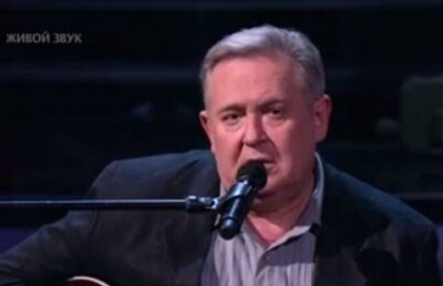 В память о Батырхане Шукенове спел Юрий Стоянов