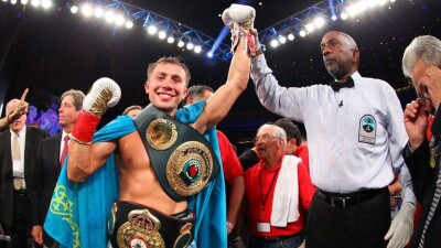 Мы в тебя верим: на высотках Астаны появились надписи в поддержку Головкина