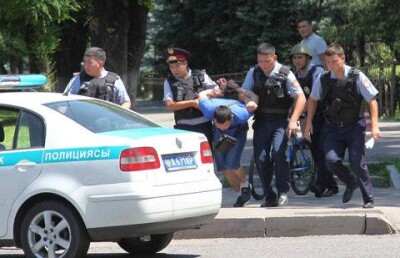 В результате стрельбы в Алматы погибли пять человек