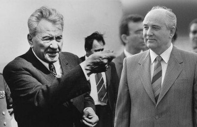 В Астане сформировали свиту Кунаева и Горбачёва