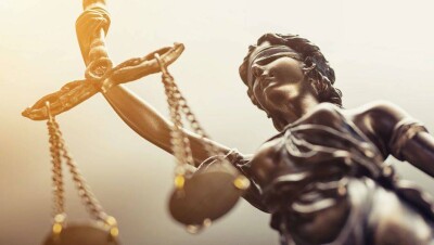 В Павлодаре экс-полицейского приговорили к 8 годам тюрьмы за вымогательство и доведение до суицида