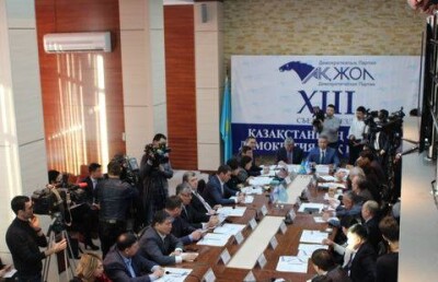 Центризбирком зарегистрировал всех выдвинутых партией "Ак жол" кандидатов 