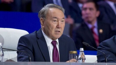 Нурсултан Назарбаев о "пыхтящих академиках": Не надо выдумывать велосипед
