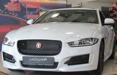 Jaguar показывает зубы