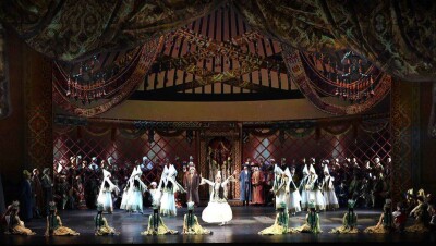 МКС подготовило проект повышения зарплат работникам театров, музеев и библиотек