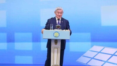 Сапарбаев пристыдил здоровых мужчин, живущих за счёт родителей и жён