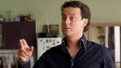 Актёр из "Универа" попросил "хоть кого-нибудь" заняться трассой Атырау-Астрахань