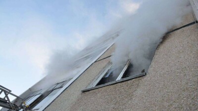 В Талдыкоргане две девочки остались одни в запертой горящей квартире. Их спас студент