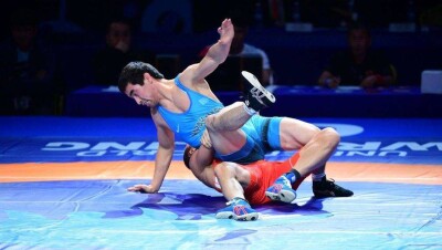 Мейрамбек Айнагулов проиграл российскому борцу в полуфинале чемпионата мира
