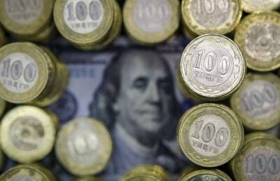 Ещё на 4 тенге подорожал доллар на бирже