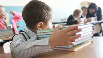 МОН порекомендовало издательствам выпускать учебники одинаковых размеров