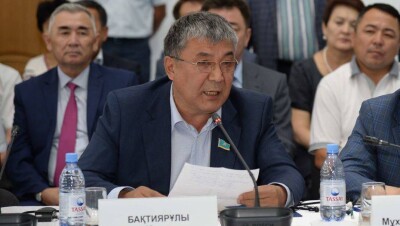 Сенатор: Мы повышаем не зарплату бюджетников, а базовый оклад в 17 тысяч тенге