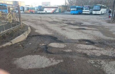  В Караганде вместе со снегом растаял асфальт