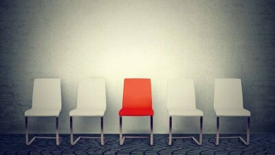 12 стульев и другую мебель покупает управление цифровизации Алматы, несмотря на мораторий