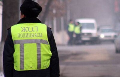 Нарушитель ПДД протащил полицейского по дороге в Астане
