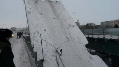 В Усть-Каменогорске обрушился мост
