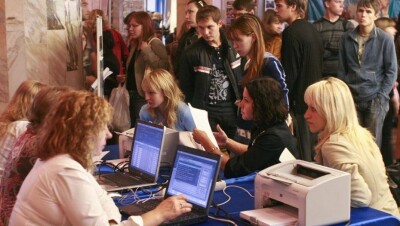 В Казахстане можно получить статус безработного, позвонив по телефону