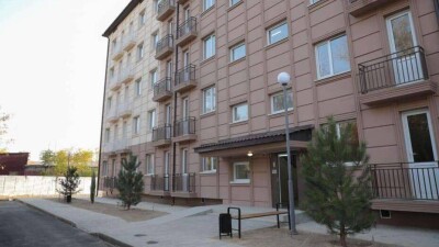 Байбек: Жильцы сгоревшего дома в Шымкенте в ноябре заселятся в новые квартиры