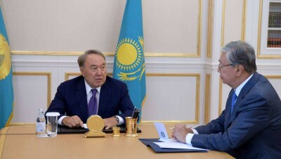Назарбаев и Токаев обсудили планы предстоящей парламентской сессии 