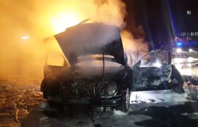 Mercedes сгорел дотла в Алматы