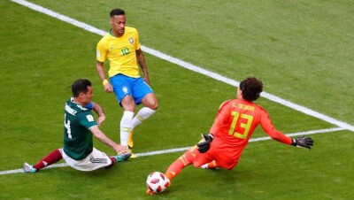 Самый дорогой футболист в мире вывел Бразилию в четвертьфинал ЧМ-2018