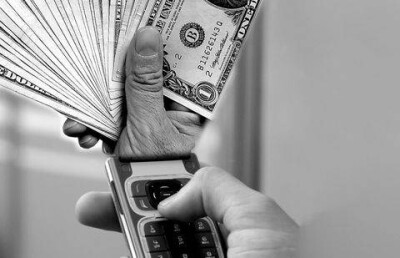 Деньги из должников лучше выбивать только законными способами, чтобы самому не стать обвиняемым