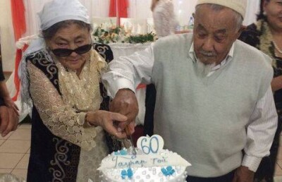 Бриллиантовая свадьба долгожителей из Астаны растрогала казахстанцев