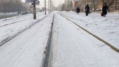 В Усть-Каменогорске из-за снегопада отказались выпускать трамваи на линию