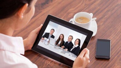 В акиматах Нур-Султана и Алматы проводят онлайн-совещания по Zoom. Деньги из бюджета на это не выделяют