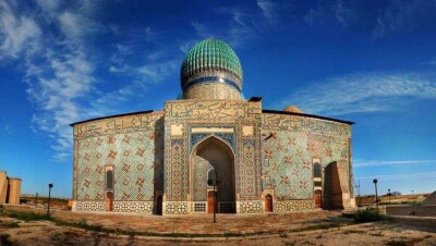 В Туркестане предложили запретить проезд на личном авто в историческом центре