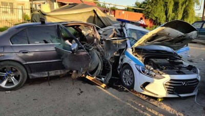 Пьяный водитель протаранил блокпост в Алматы. Погибли двое полицейских