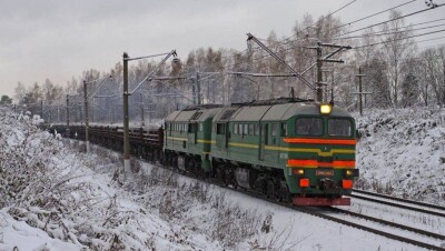 Грузовой поезд сошёл с рельсов в Карагандинской области 