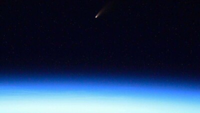 Ярчайшую за последние семь лет комету сфотографировали с борта МКС