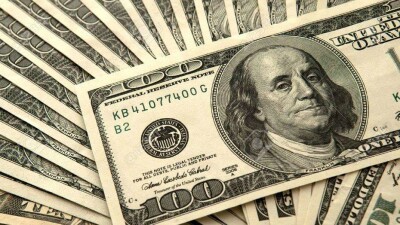 Нацвалюта уходит на новогодние каникулы при курсе 332 тенге за доллар